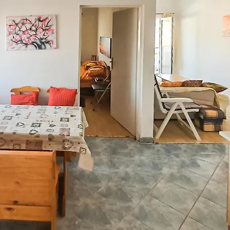 1 Bedroom Awesome Apartment In Vir * Vir